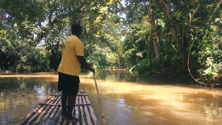 Bamboo Rafting sur la Martha Brae River en Jamaïque
