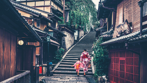 Mutter und Tochter in Japan
