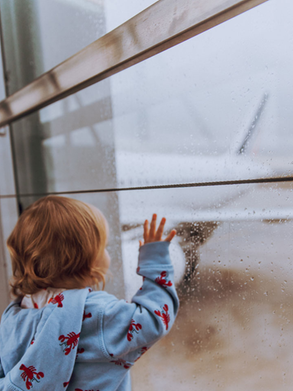 A l'aéroport avec des enfants