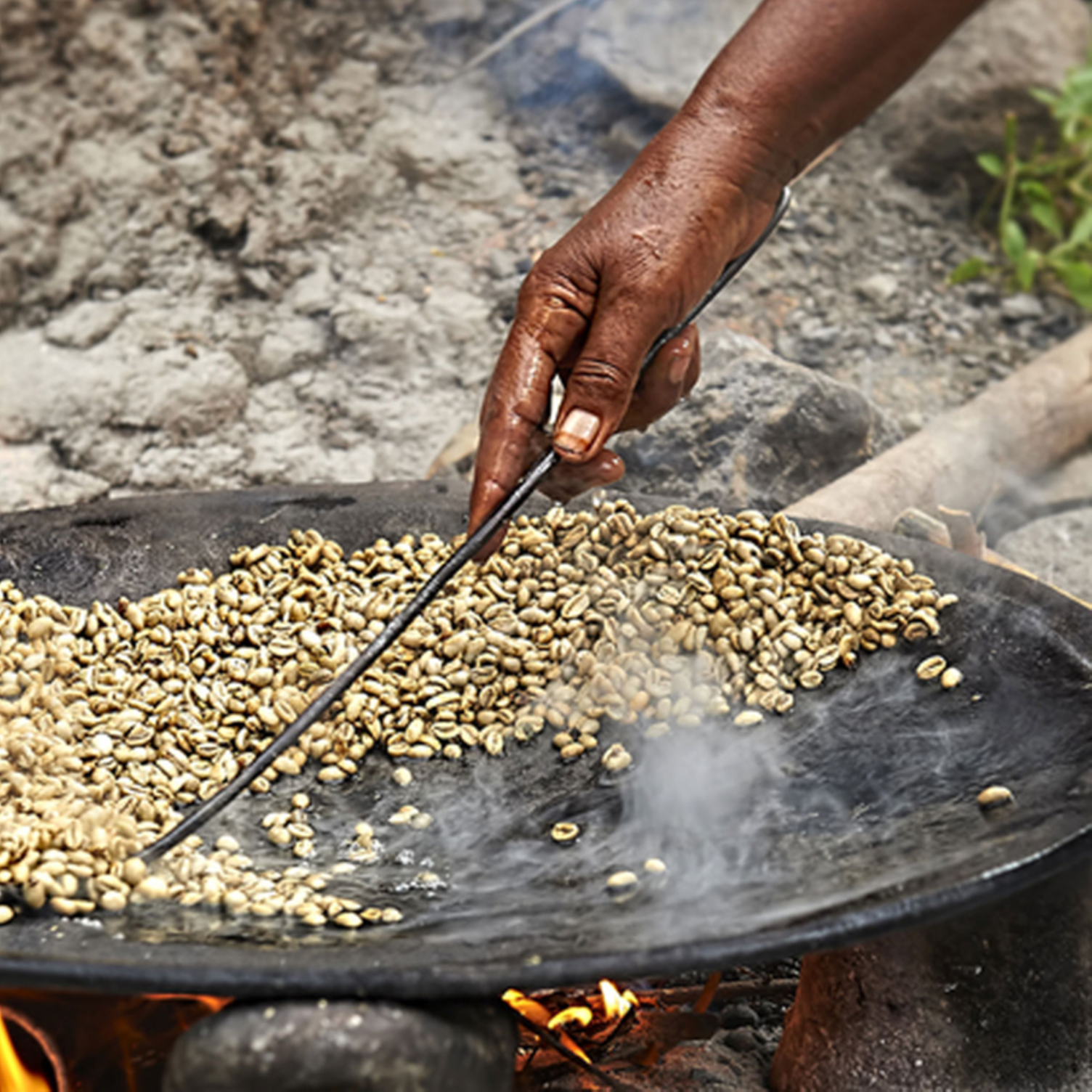 Griller des grains de café en Ethiopie