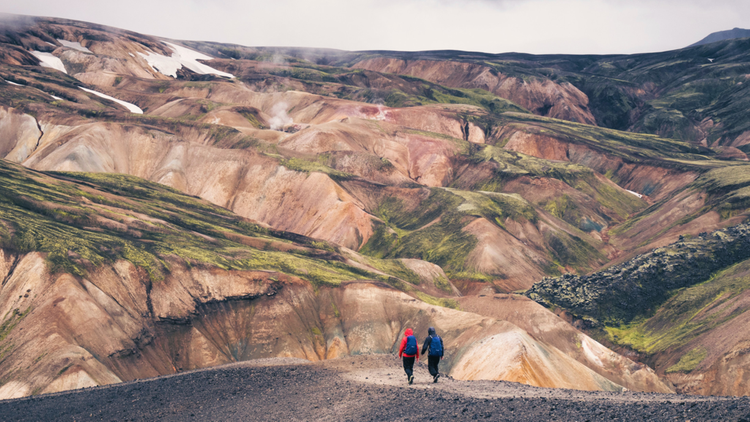 Wanderer im Landmannalaugar in Island