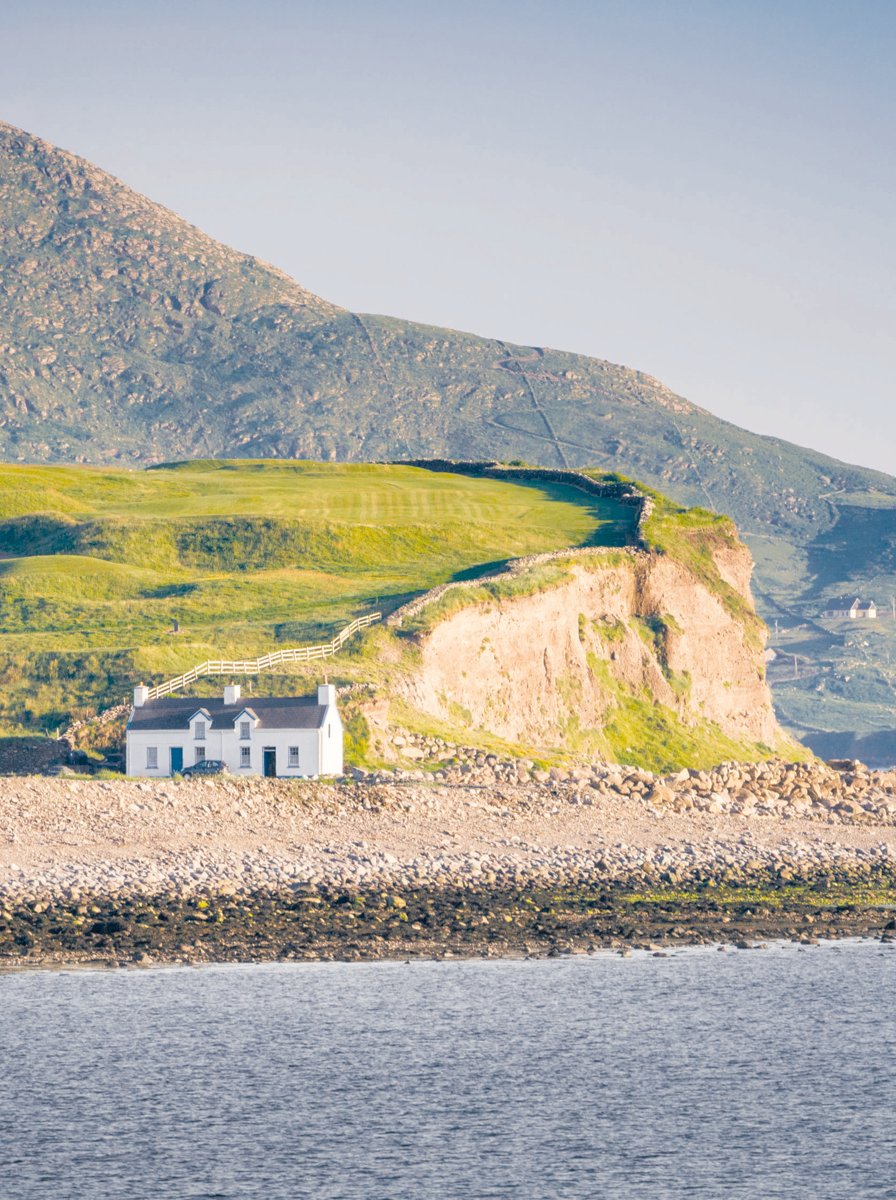 An image of a house at the coast in Ireland