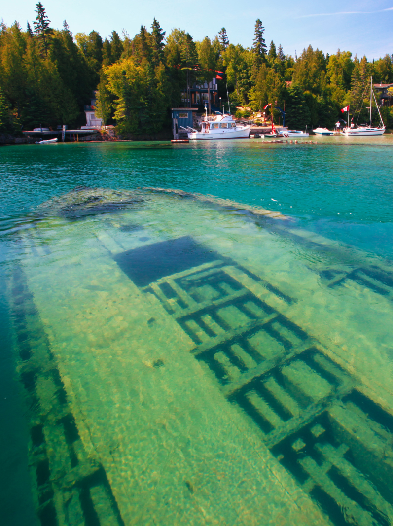 Shipwreck underwater in lake Huron, Tobermory, Georgian bay, Ontario