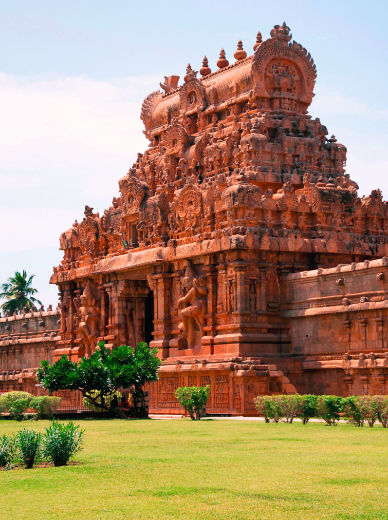 Rajarajan Tiruvasal et mur de protection, temple de Brihadisvara, Tanjore, Tamil Nadu, Inde. Vue de l'Est