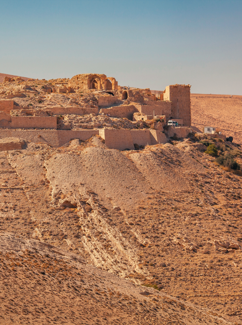 Paysage avec le château de croisés Shobak sur la colline, Jordanie