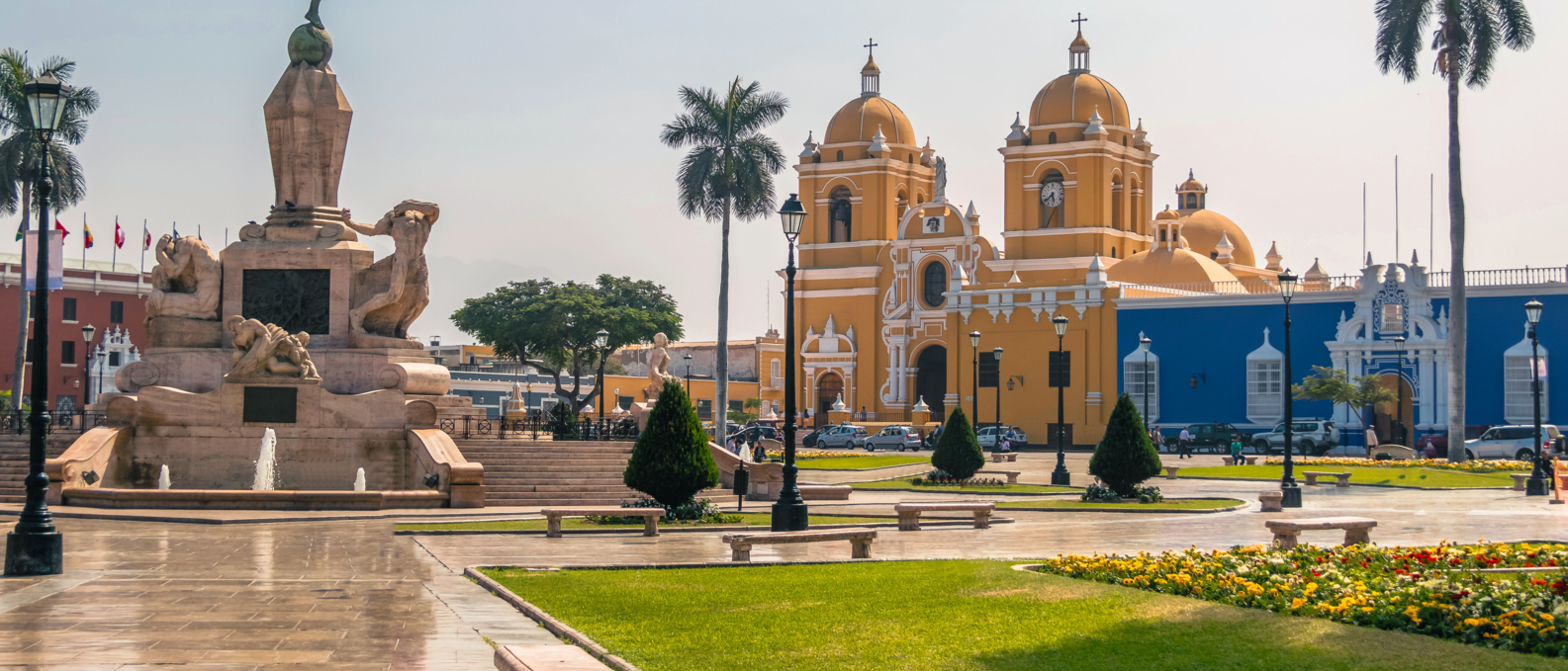 Place principale (Plaza de Armas) et cathédrale - Trujillo, Pérou
