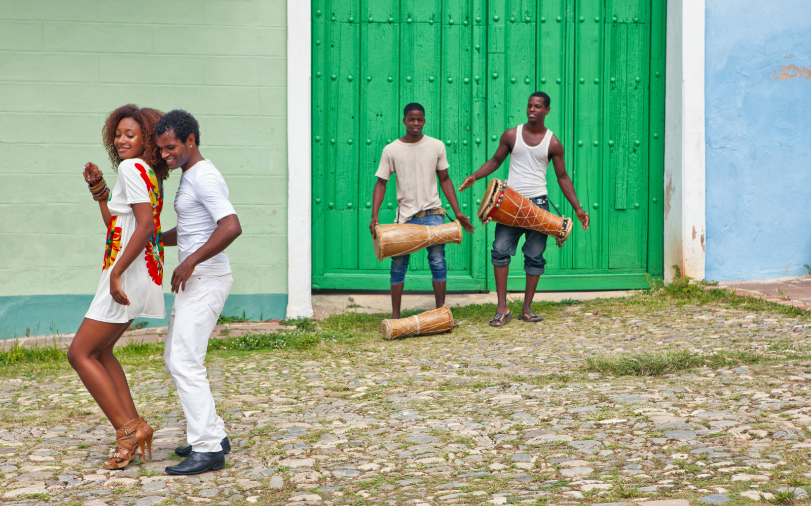 Кубинская сальса. Сальса касино Куба. Сальса танец Куба. Кубинские танцы сальса. Певица Кубинская сальса.